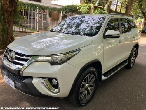 Toyota HILUX SW4 SRX 7 LUGARES 2016/2017